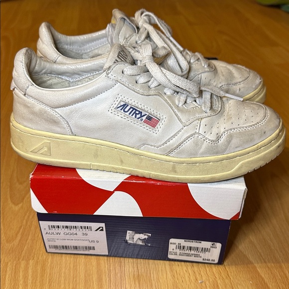 Autry Low Goat Leather Sneakers Size 39 (US Women’s Size 9) - Picture 5 of 8
